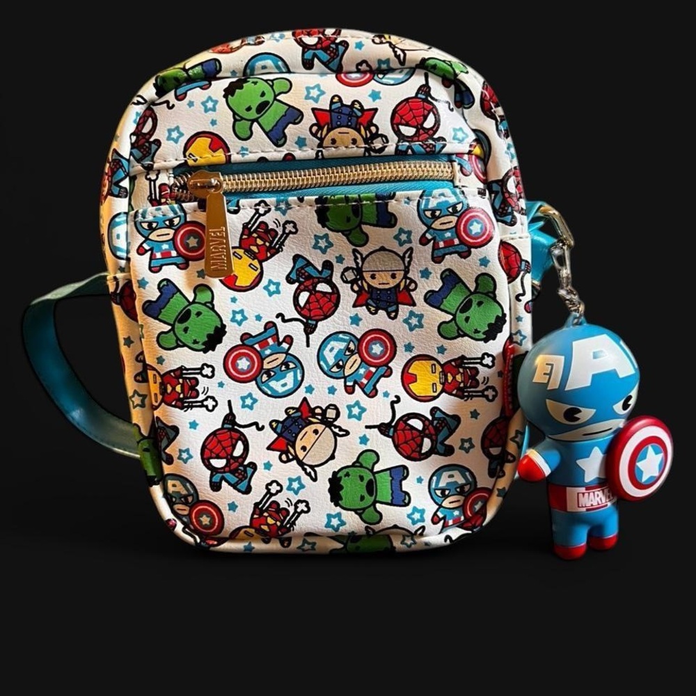 Marvel MXYZ Kawaii crossbody with Captain America Charm